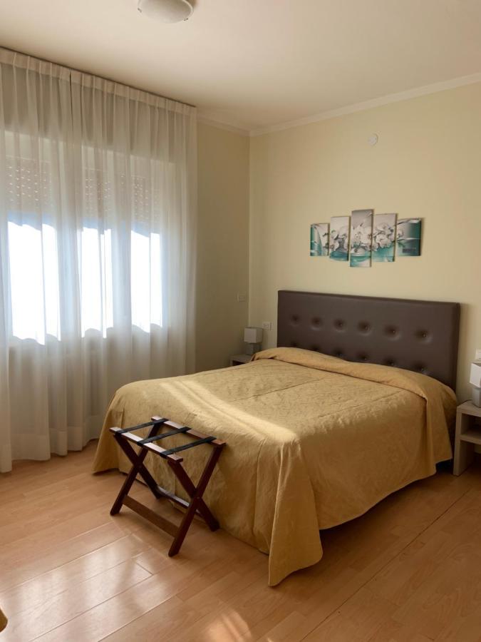 La Lanterna Hotel Гарда Екстериор снимка